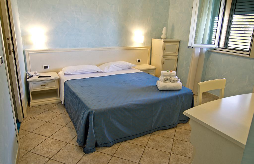 Hotel Capital Cupra Marittima Rum bild