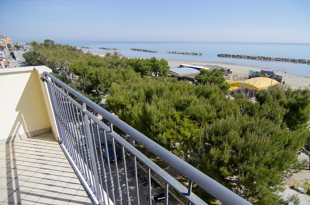 Hotel Capital Cupra Marittima Rum bild