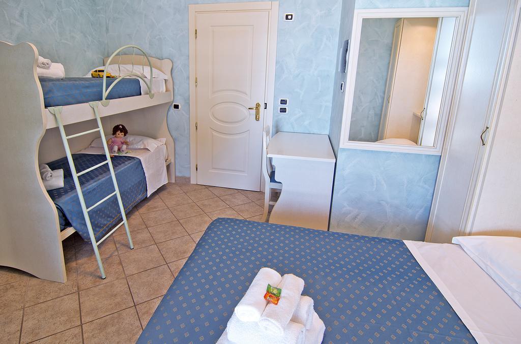 Hotel Capital Cupra Marittima Rum bild